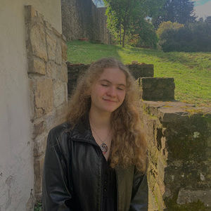 Meet your Posher, Ellye